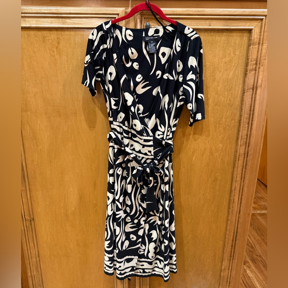 Jones New York Black and Cream Patterned Midi Dress